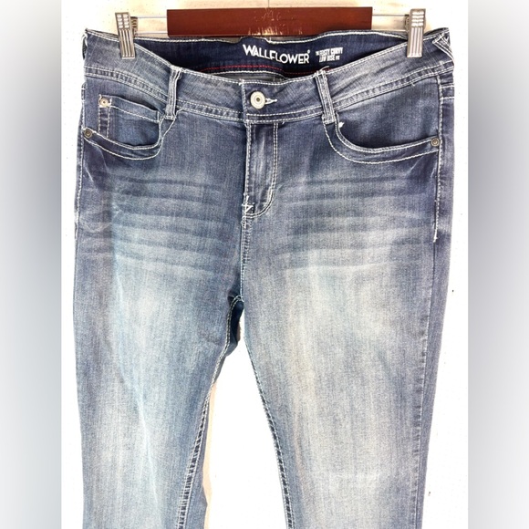 Wallflower Indigo 13 35x32 Fiesty Curvy Low Rise Fit Bohemian Denim Jeans - Picture 4 of 13